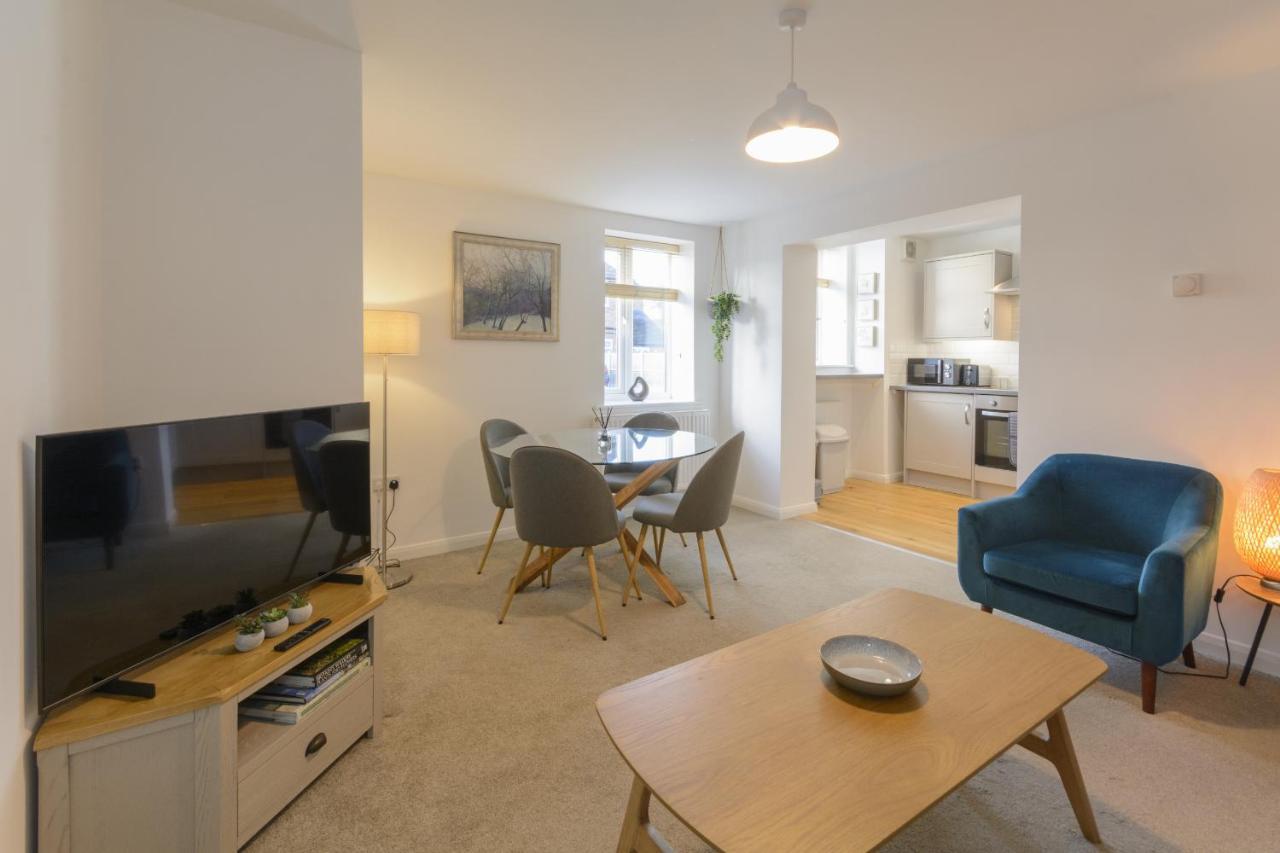 Crescent House Apartments Telford Bilik gambar