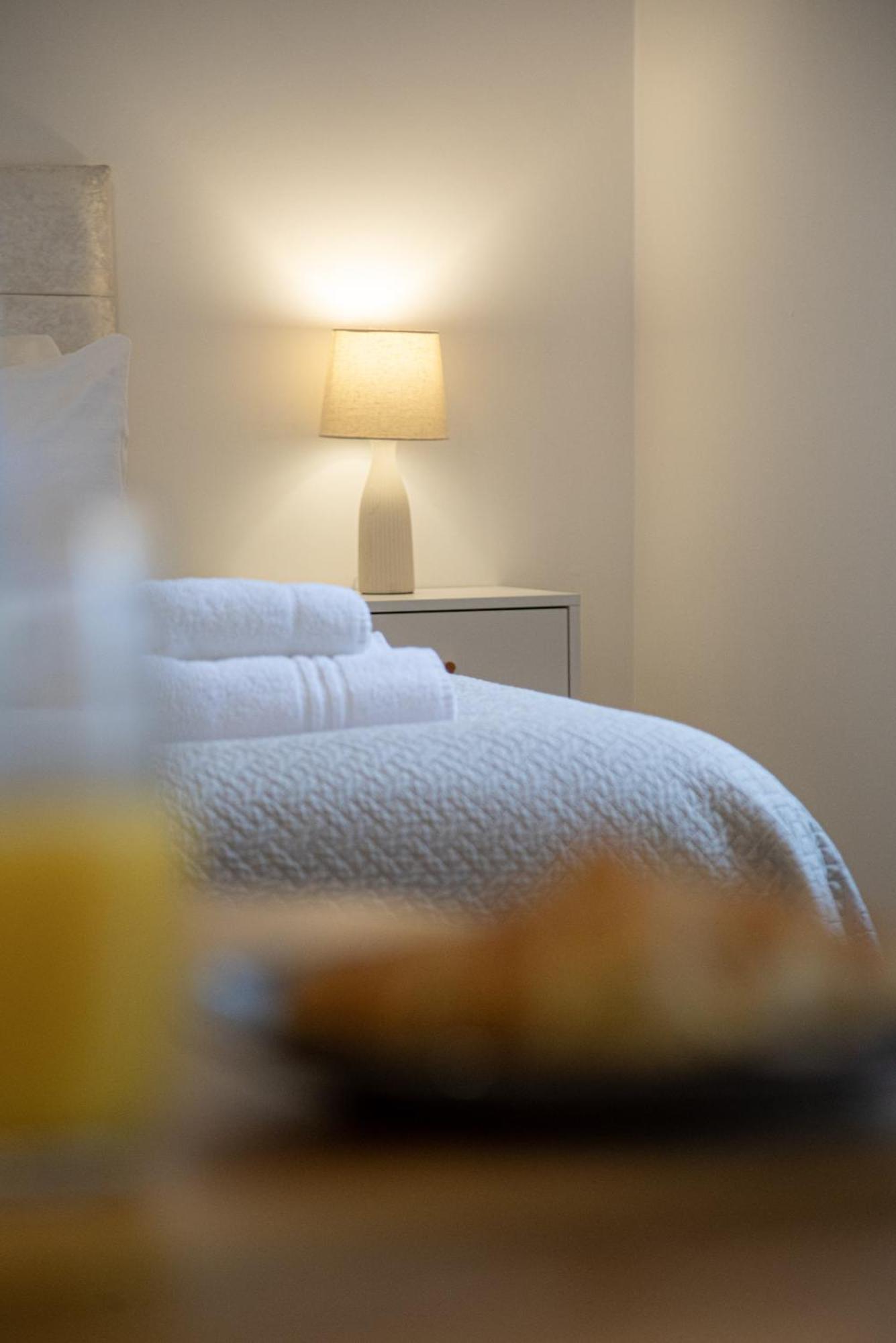 Crescent House Apartments Telford Bilik gambar