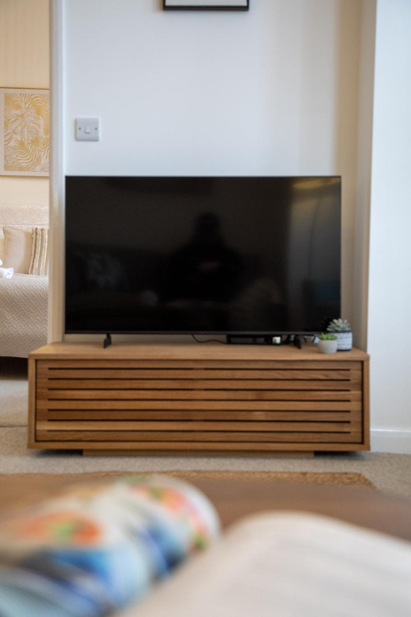 Crescent House Apartments Telford Bilik gambar