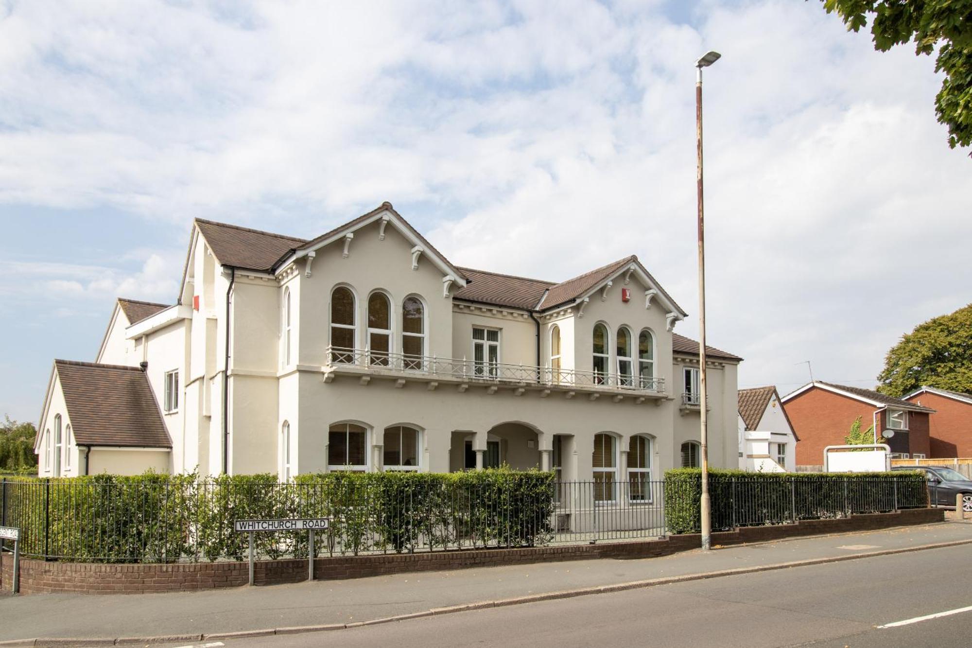 Crescent House Apartments Telford Bilik gambar