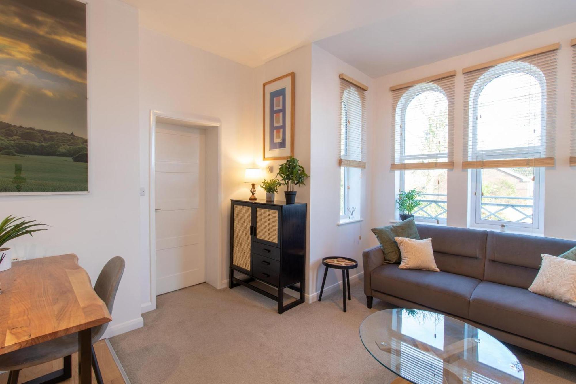 Crescent House Apartments Telford Bilik gambar