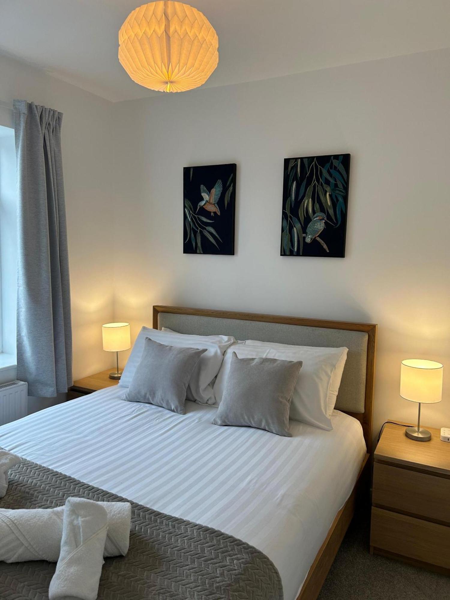 Crescent House Apartments Telford Bilik gambar
