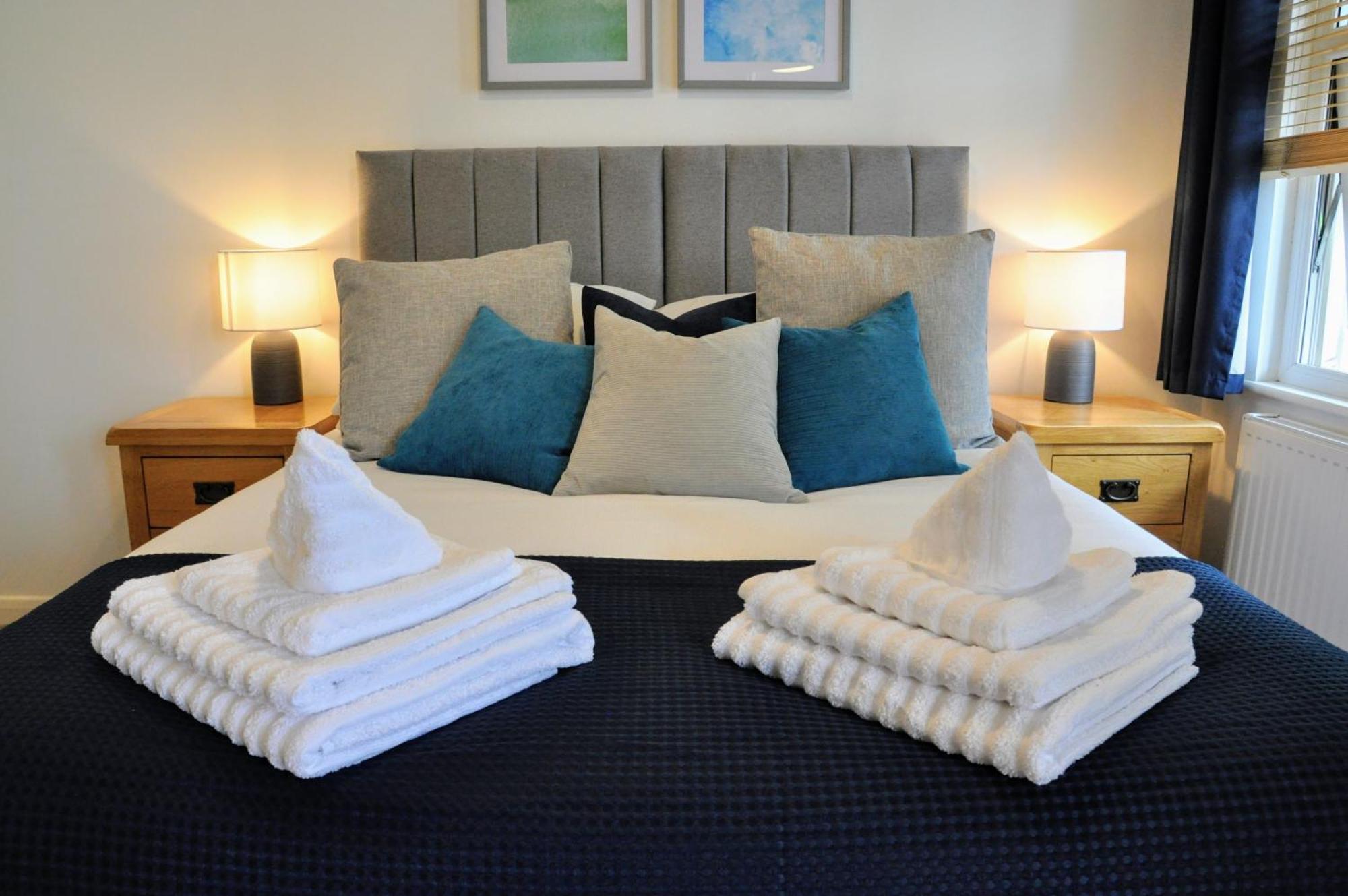 Crescent House Apartments Telford Bilik gambar